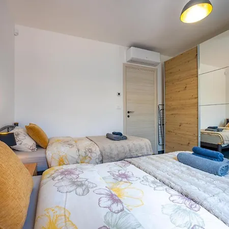 Rose Apartment